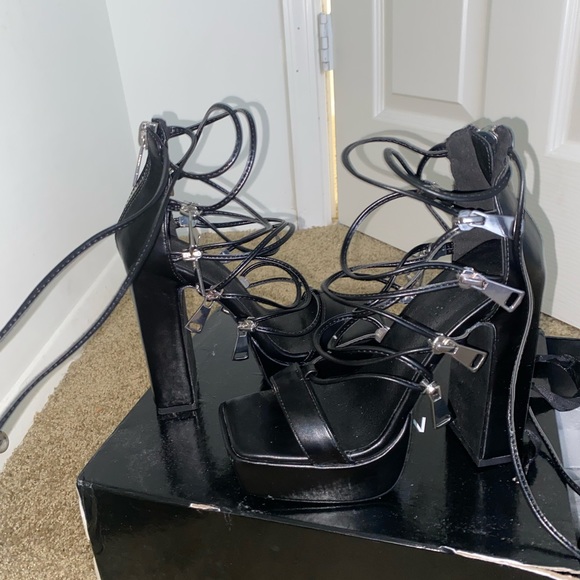 Worn once - Picture 3 of 3